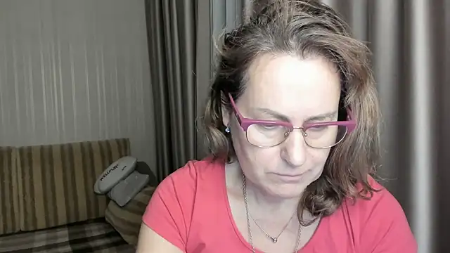 lauraoven online show from January 12, 2025, 6:16 pm