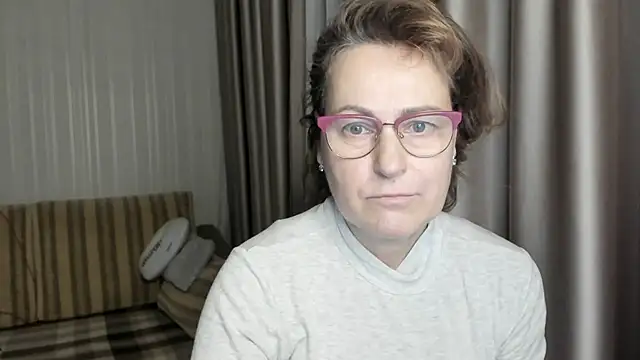 lauraoven online show from January 14, 2025, 5:01 pm