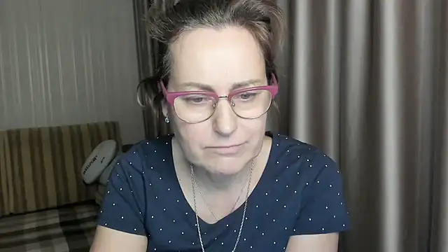 lauraoven online show from January 15, 2025, 7:12 pm