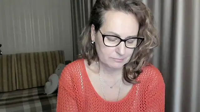 lauraoven online show from January 22, 2025, 5:28 pm