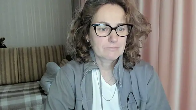 lauraoven online show from February 5, 2025, 12:49 pm