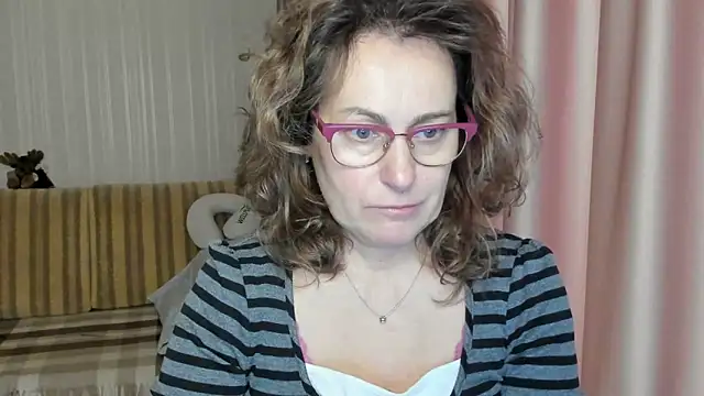 lauraoven online show from March 18, 2025, 9:42 am