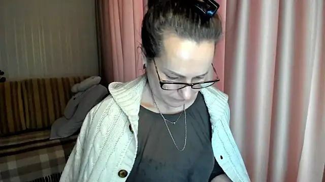 lauraoven online show from February 13, 2026, 7:26 am