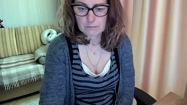 lauraoven online show from June 3, 2026, 7:22 am