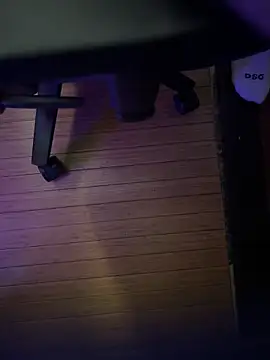 JohnnyBigShot online show from November 6, 2025, 1:50 am