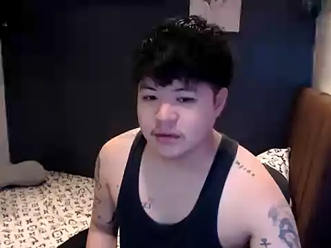 Snapshot of ASIANken911 chatting on October 21, 2025, 8:37 am ASIANken911 online show from October 21, 2025, 8:37 am