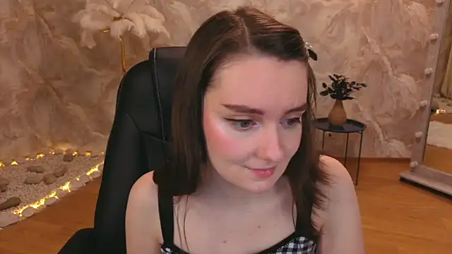 CloudGrace online show from November 24, 2025, 6:18 pm