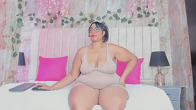 Snapshot of AranzaLatinBlacks chatting on March 19, 2025, 6:23 pm AranzaLatinBlacks online show from March 19, 2025, 6:23 pm