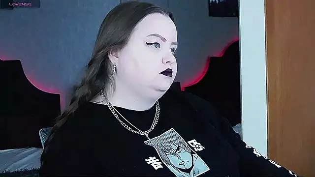 Snapshot of EMMA__CONNOR chatting on December 9, 2024, 10:11 am EMMA CONNOR online show from December 9, 2024, 10:11 am