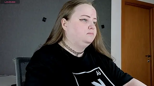 Snapshot of EMMA__CONNOR chatting on September 30, 2025, 7:24 am EMMA CONNOR online show from September 30, 2025, 7:24 am