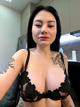 Wet  Bunny online show from November 3, 2025, 3:41 am