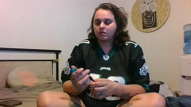 lyshaa online show from October 6, 2025, 6:11 am