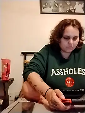 lyshaa online show from October 14, 2025, 2:56 am