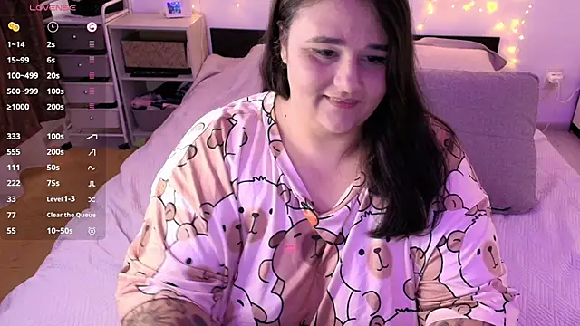 naughtykiss online show from June 21, 2026, 4:04 am