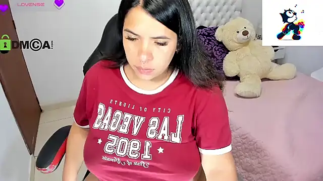 Karlathompson online show from February 12, 2025, 12:27 am