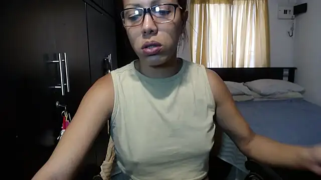 sensual nataliee online show from March 3, 2025, 2:37 pm