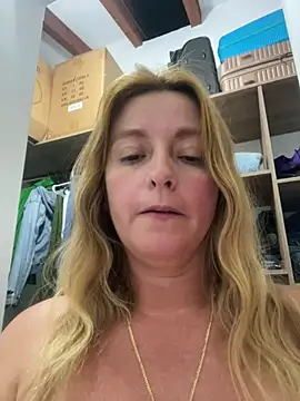 Snapshot of moniquerainx chatting on July 21, 2026, 4:04 am moniquerainx online show from July 21, 2026, 4:04 am