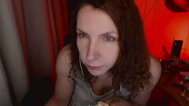 Snapshot of JohansonKatie chatting on January 19, 2025, 1:01 pm JohansonKatie online show from January 19, 2025, 1:01 pm