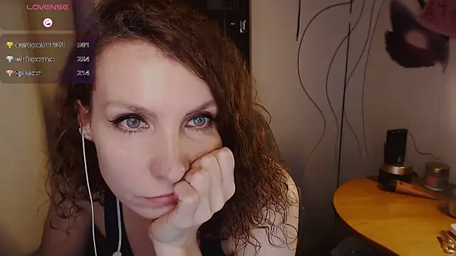 Snapshot of JohansonKatie chatting on February 2, 2025, 1:45 am JohansonKatie online show from February 2, 2025, 1:45 am