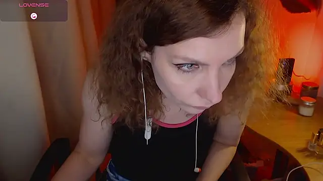 Snapshot of JohansonKatie chatting on February 6, 2025, 1:38 am JohansonKatie online show from February 6, 2025, 1:38 am