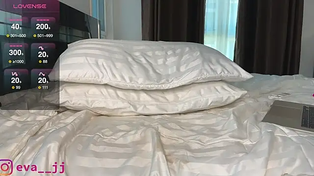 Snapshot of Eva_JJ chatting on February 19, 2025, 6:11 am Eva JJ online show from February 19, 2025, 6:11 am