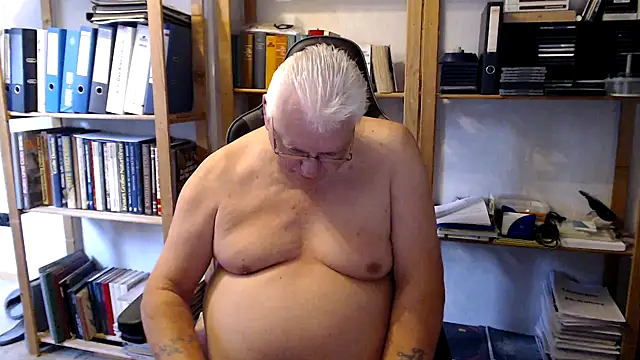 SchwanzhureXXL online show from July 4, 2026, 5:46 am