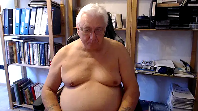 SchwanzhureXXL online show from July 30, 2026, 6:01 am