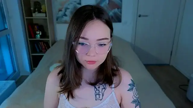 Snapshot of MilenaSaint chatting on May 18, 2026, 4:07 am MilenaSaint online show from May 18, 2026, 4:07 am