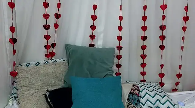 Snapshot of ninaa_fox chatting on February 19, 2025, 10:09 pm ninaa fox online show from February 19, 2025, 10:09 pm