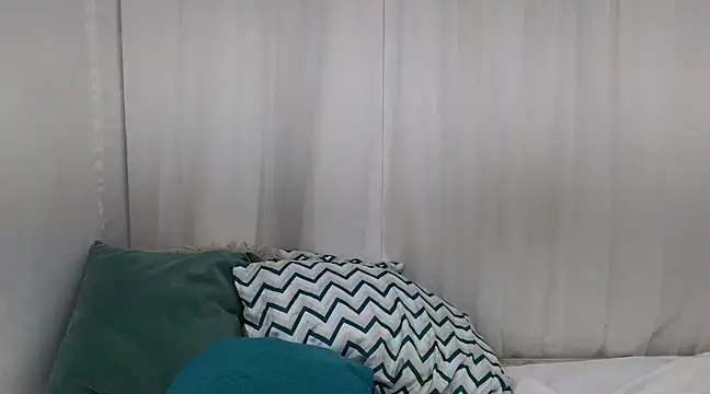 Snapshot of ninaa_fox chatting on March 20, 2025, 6:42 pm ninaa fox online show from March 20, 2025, 6:42 pm