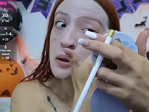 Snapshot of ninaa_fox chatting on October 31, 2025, 2:51 pm ninaa fox online show from October 31, 2025, 2:51 pm