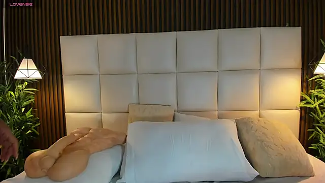 Snapshot of naughty_flower18 chatting on November 13, 2025, 10:30 pm naughty flower18 online show from November 13, 2025, 10:30 pm