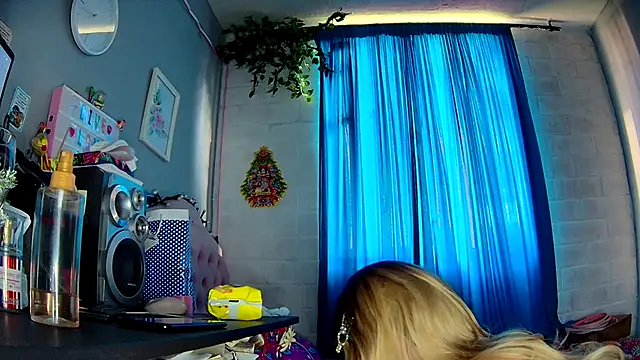 Snapshot of Taylor_Cum_Hot chatting on January 14, 2025, 12:45 pm Taylor Cum Hot online show from January 14, 2025, 12:45 pm