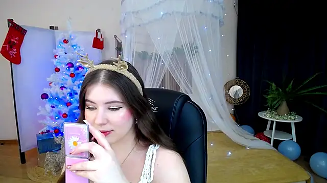 NicoleFoxery online show from December 23, 2024, 3:18 am