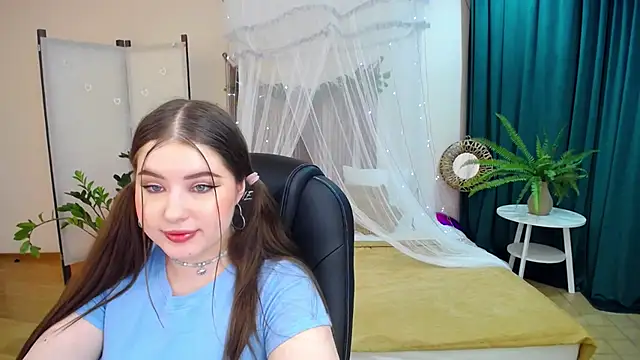 NicoleFoxery online show from March 19, 2025, 9:27 pm