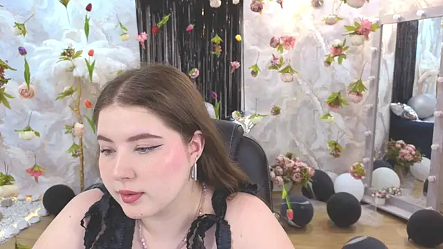 Snapshot of NicoleFoxery chatting on July 16, 2026, 6:25 pm NicoleFoxery online show from July 16, 2026, 6:25 pm