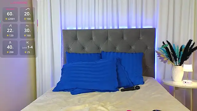 Ariana Petite online show from October 6, 2025, 12:19 am