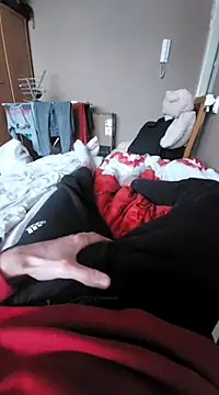 Snapshot of MlodyDres chatting on January 14, 2025, 12:14 pm MlodyDres online show from January 14, 2025, 12:14 pm