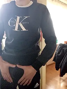 Snapshot of MlodyDres chatting on January 27, 2025, 9:44 am MlodyDres online show from January 27, 2025, 9:44 am