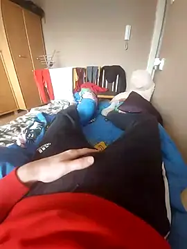 Snapshot of MlodyDres chatting on February 14, 2025, 10:38 am MlodyDres online show from February 14, 2025, 10:38 am