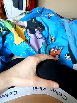 Snapshot of MlodyDres chatting on February 16, 2025, 6:21 am MlodyDres online show from February 16, 2025, 6:21 am