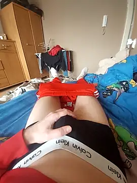 Snapshot of MlodyDres chatting on February 21, 2025, 11:33 am MlodyDres online show from February 21, 2025, 11:33 am