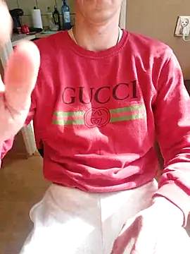 Snapshot of MlodyDres chatting on March 19, 2025, 11:39 am MlodyDres online show from March 19, 2025, 11:39 am