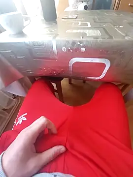 Snapshot of MlodyDres chatting on October 3, 2025, 8:11 am MlodyDres online show from October 3, 2025, 8:11 am