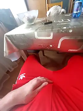 Snapshot of MlodyDres chatting on October 11, 2025, 8:24 am MlodyDres online show from October 11, 2025, 8:24 am