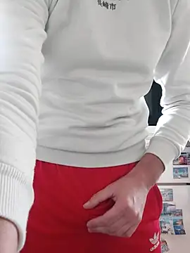 Snapshot of MlodyDres chatting on October 12, 2025, 8:35 am MlodyDres online show from October 12, 2025, 8:35 am