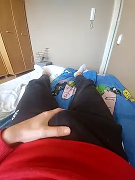 Snapshot of MlodyDres chatting on October 19, 2025, 8:26 am MlodyDres online show from October 19, 2025, 8:26 am