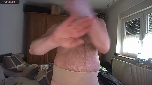 Snapshot of iliebetights chatting on January 12, 2026, 10:42 am iliebetights online show from January 12, 2026, 10:42 am