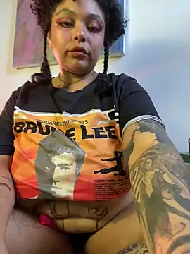 PrincessLauren420 online show from October 14, 2025, 7:47 pm