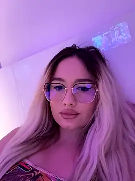 mollyxxx online show from December 22, 2025, 10:23 am